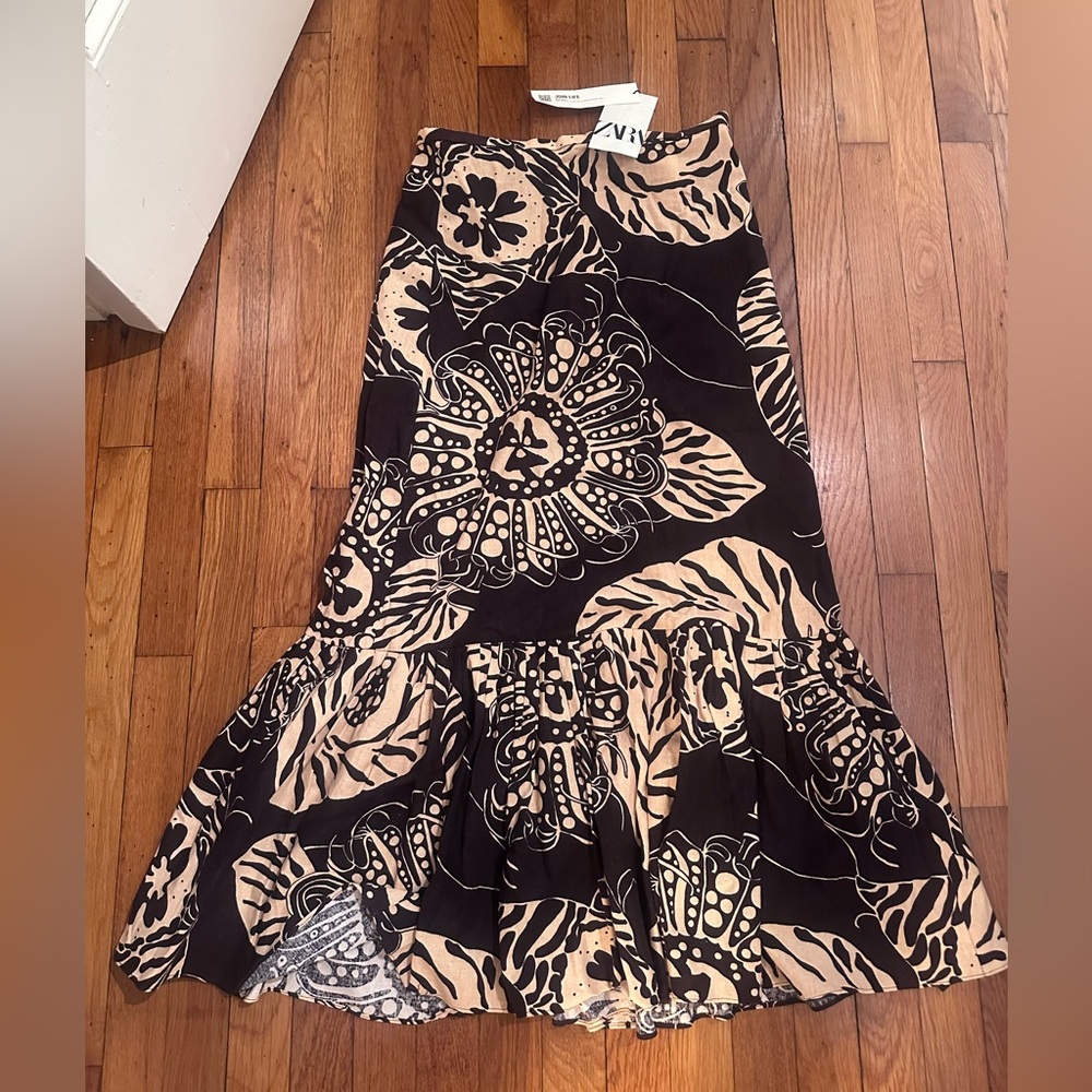 Zara Black & Beige Floral Tiered Maxi Skirt